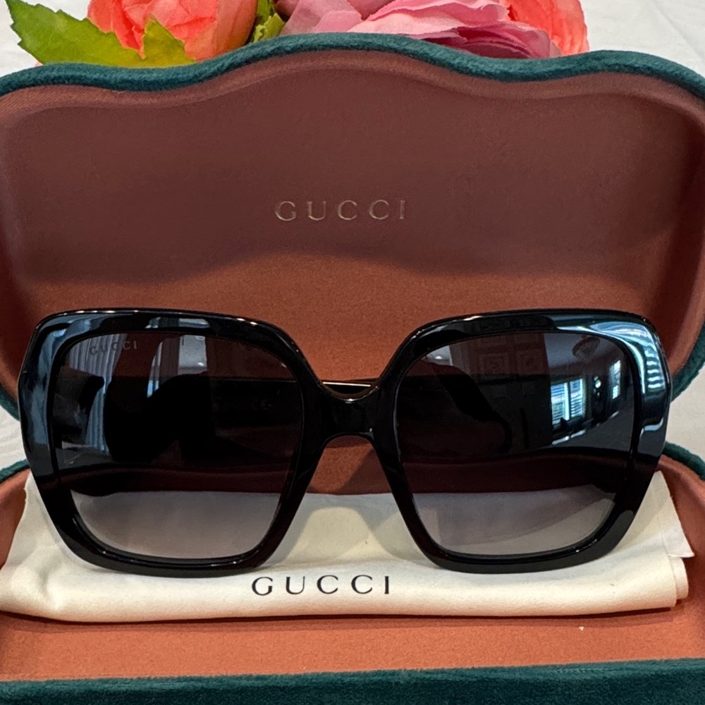 Authentic Gucci Black Sunglasses with Gold Accents - Picture 3 of 14